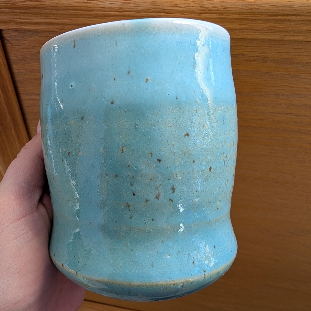 Set of Two Ceramic Cups - Black and Green - Picture 3 of 7